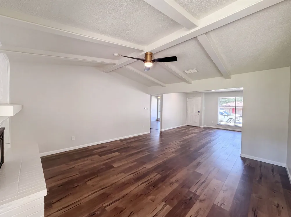 2136 Mountainview Drive Hurst, TX 76054