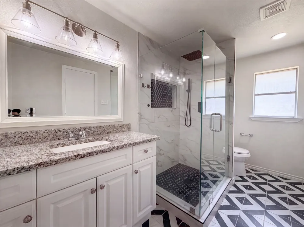 2136 Mountainview Drive Hurst, TX 76054