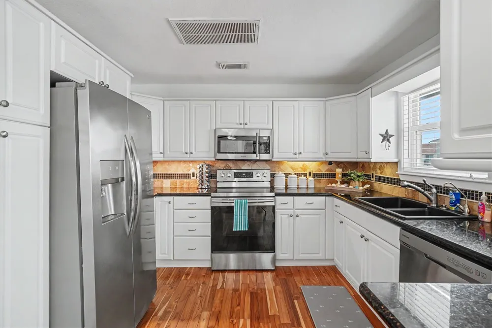 1016 Redfish Street Bayou Vista, TX 77563