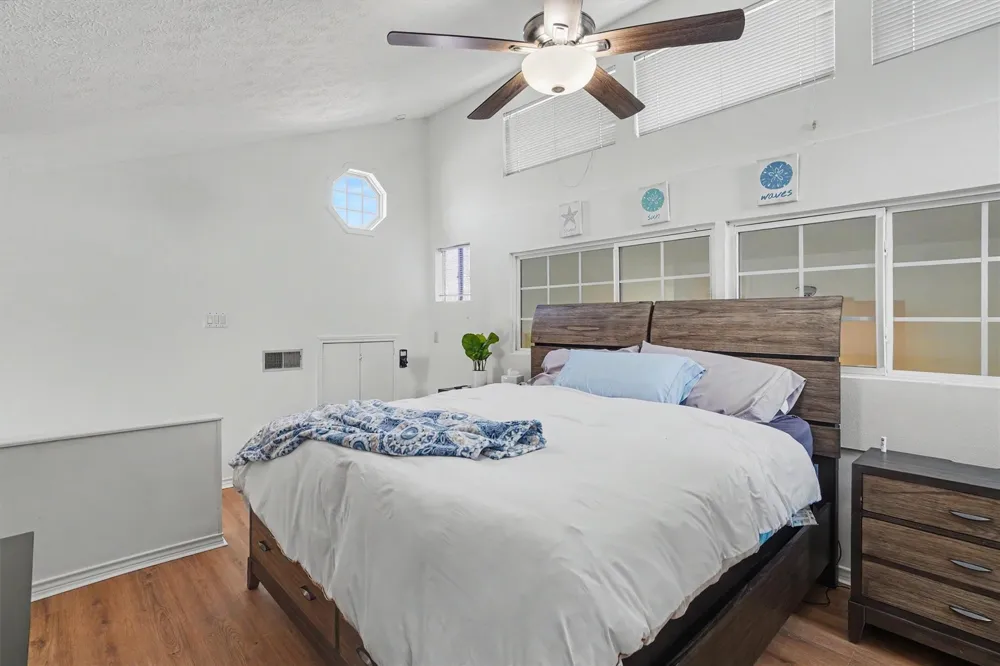 1016 Redfish Street Bayou Vista, TX 77563