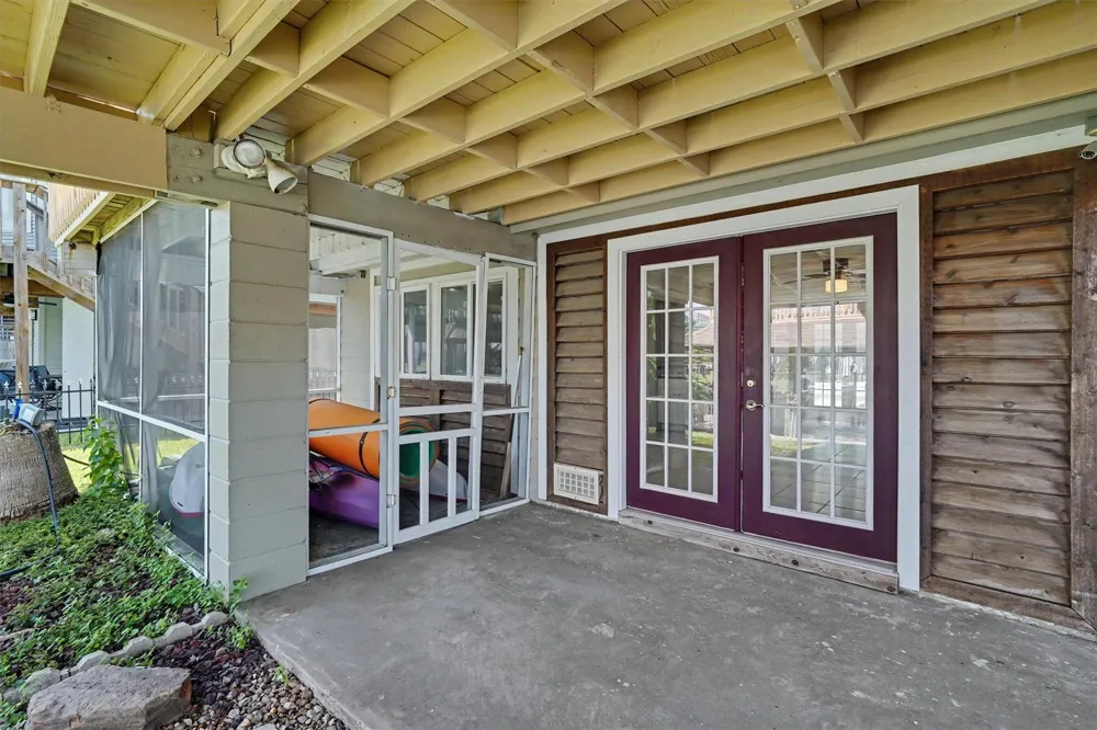 1016 Redfish Street Bayou Vista, TX 77563