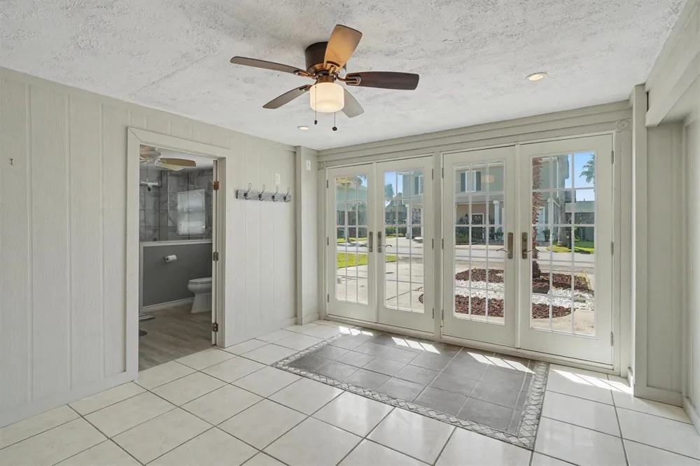 1016 Redfish Street Bayou Vista, TX 77563