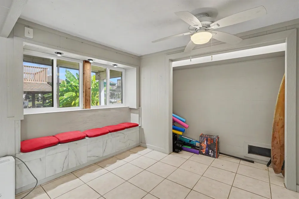 1016 Redfish Street Bayou Vista, TX 77563