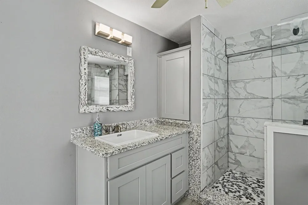 1016 Redfish Street Bayou Vista, TX 77563
