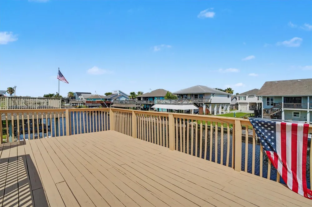 1016 Redfish Street Bayou Vista, TX 77563