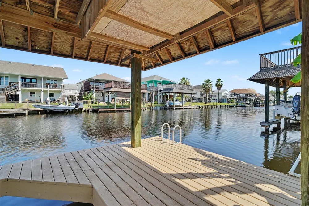 1016 Redfish Street Bayou Vista, TX 77563