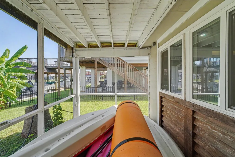1016 Redfish Street Bayou Vista, TX 77563