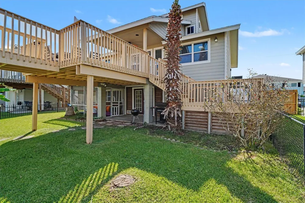 1016 Redfish Street Bayou Vista, TX 77563