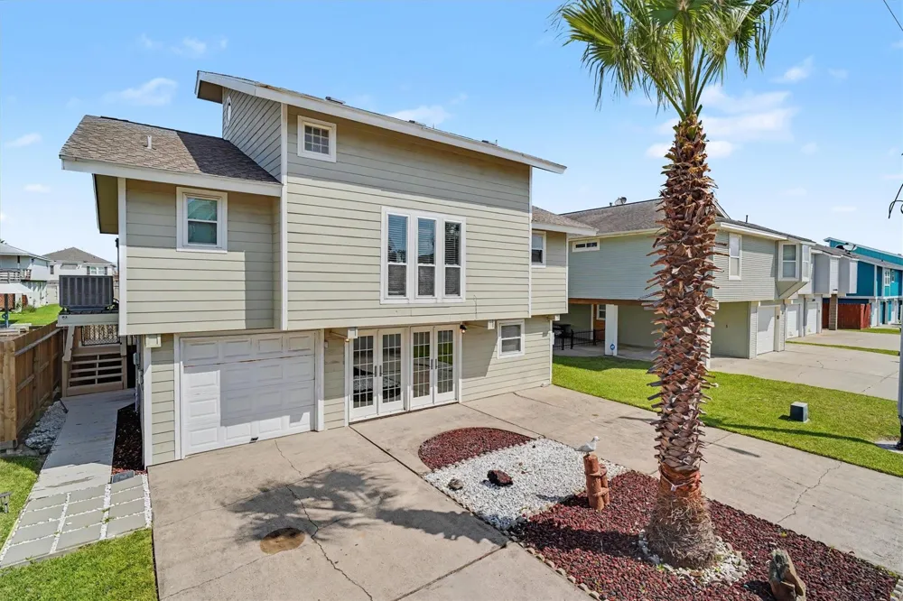 1016 Redfish Street Bayou Vista, TX 77563