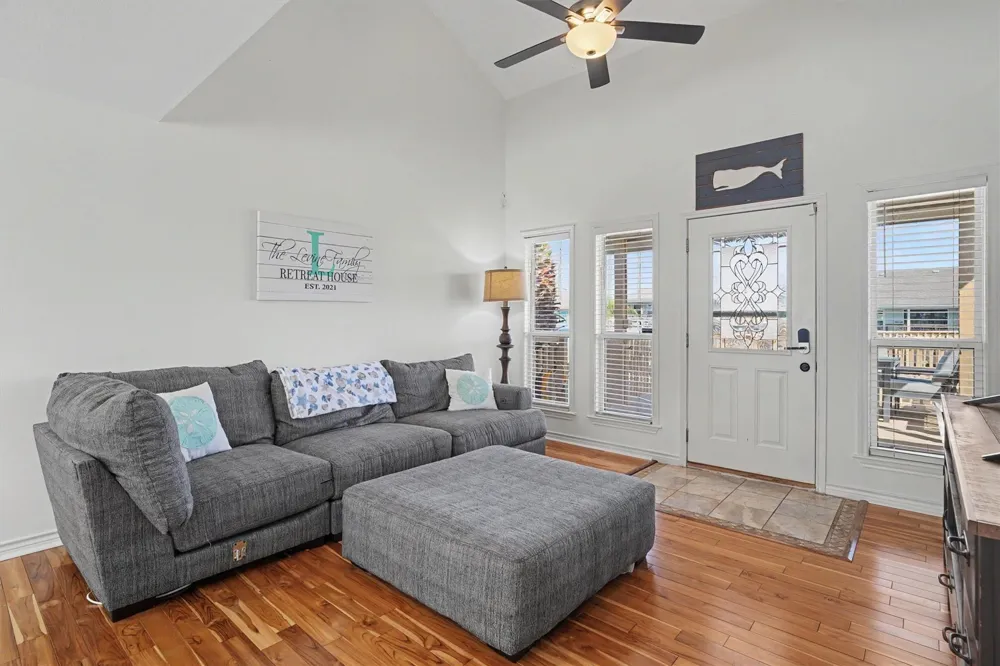 1016 Redfish Street Bayou Vista, TX 77563