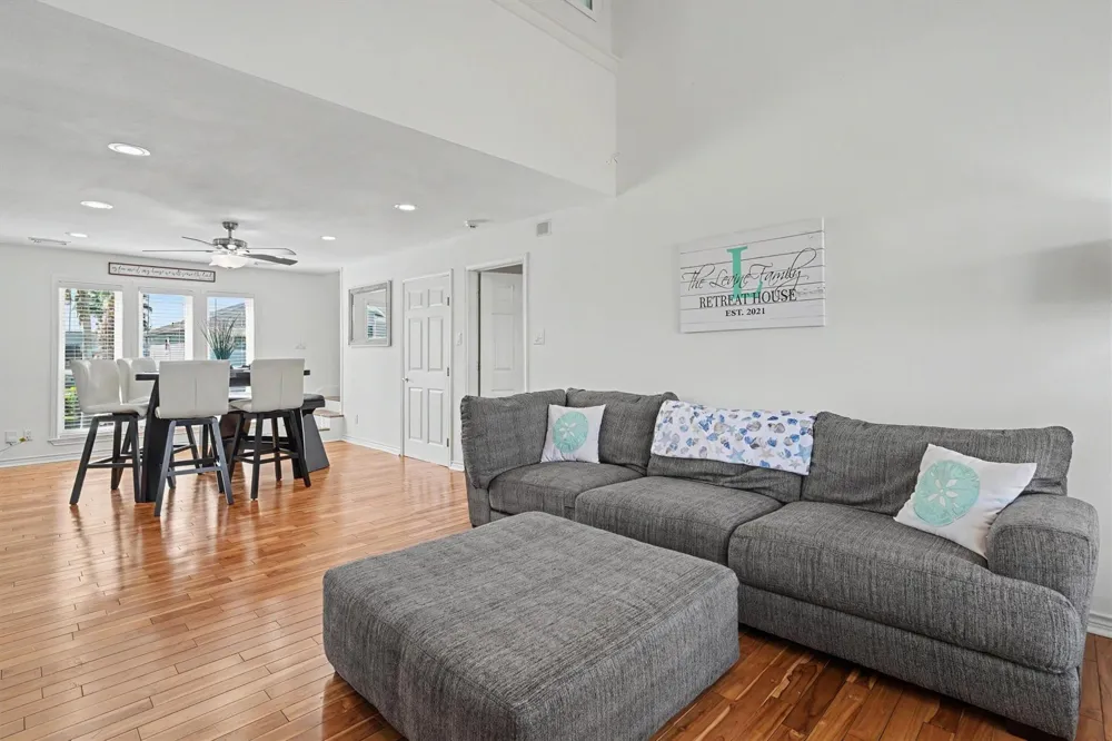 1016 Redfish Street Bayou Vista, TX 77563