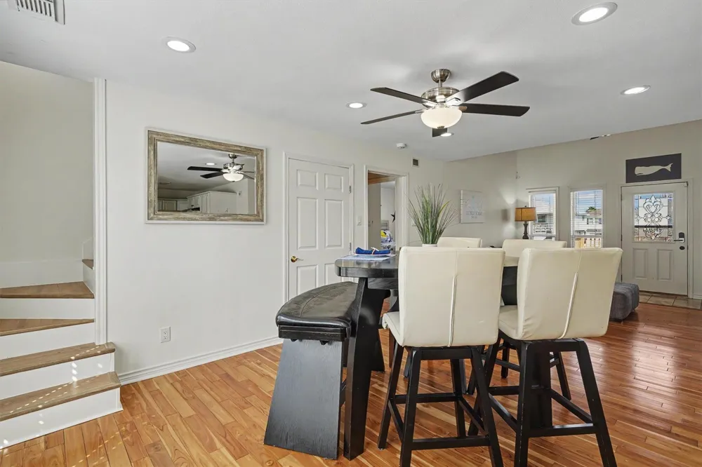 1016 Redfish Street Bayou Vista, TX 77563