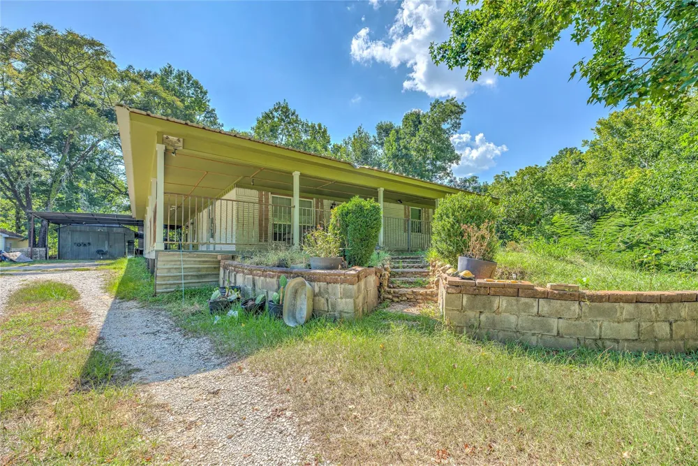 4618 Old Highway 35 S Goodrich, TX 77335