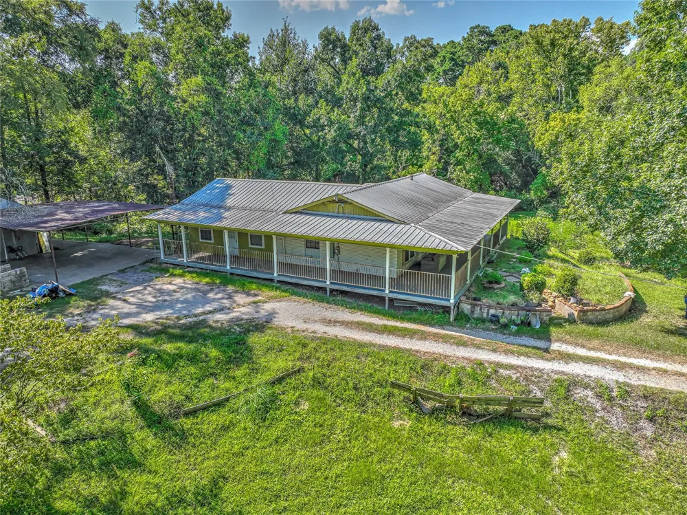 4618 Old Highway 35 S Goodrich, TX 77335