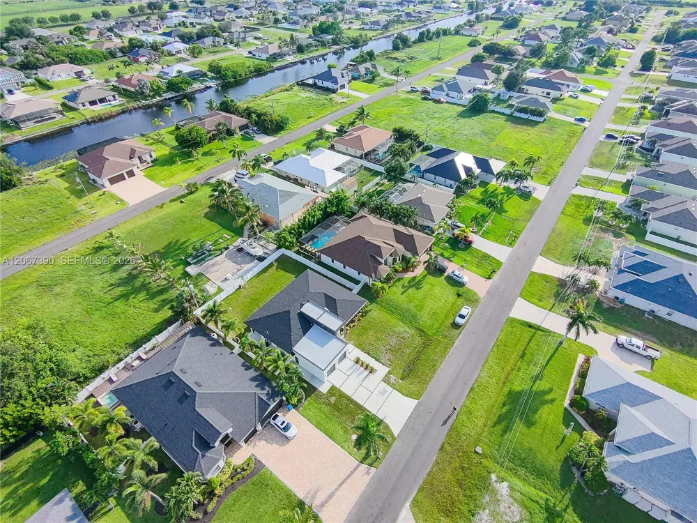 2700 2700 SW Ember Ter Cape Coral, FL 33991