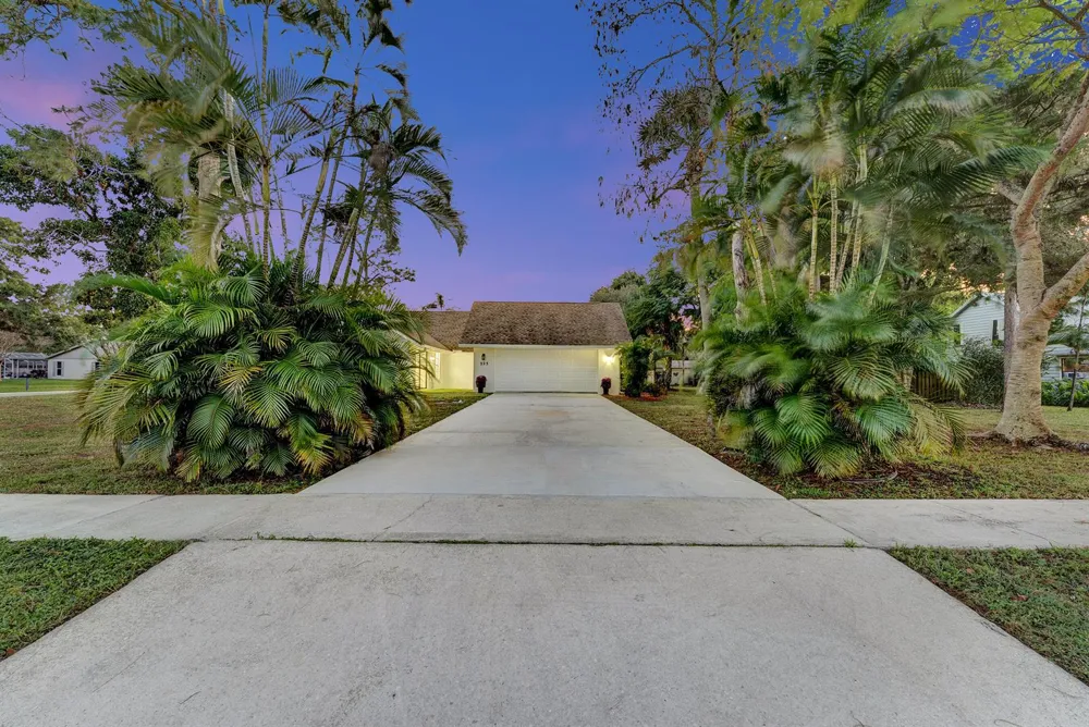 225 Sulky Way Wellington, FL 33414