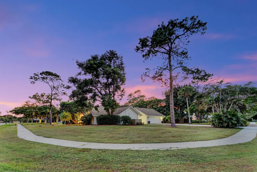 225 Sulky Way Wellington, FL 33414