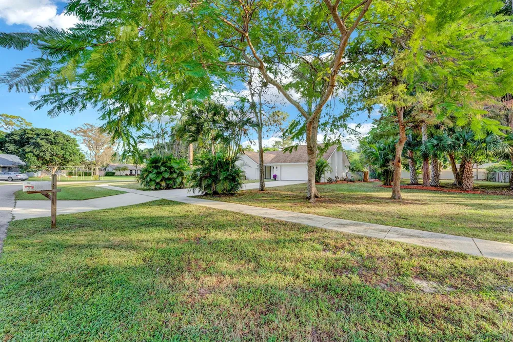 225 Sulky Way Wellington, FL 33414