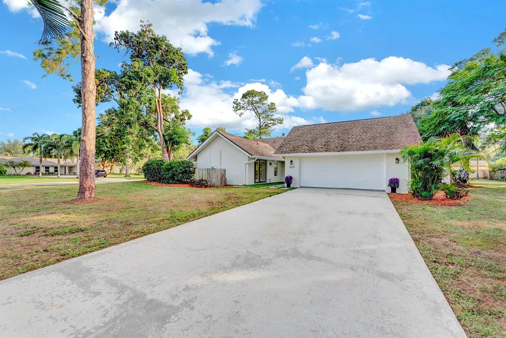 225 Sulky Way Wellington, FL 33414