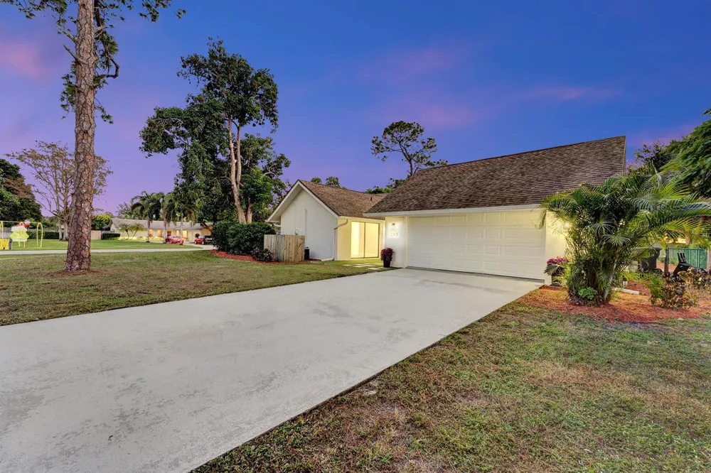 225 Sulky Way Wellington, FL 33414