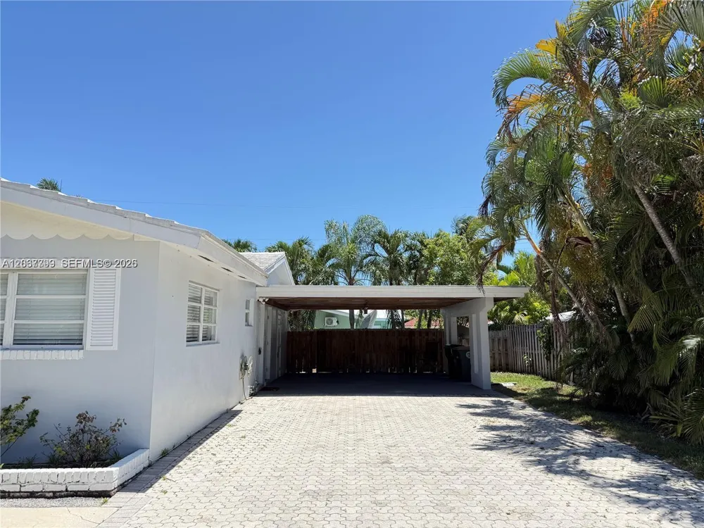 2220 NE 36th St ##1 Lighthouse Point, FL 33064