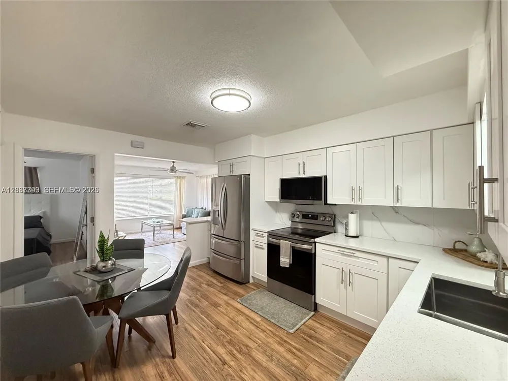 2220 NE 36th St ##1 Lighthouse Point, FL 33064