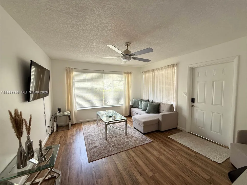 2220 NE 36th St ##1 Lighthouse Point, FL 33064