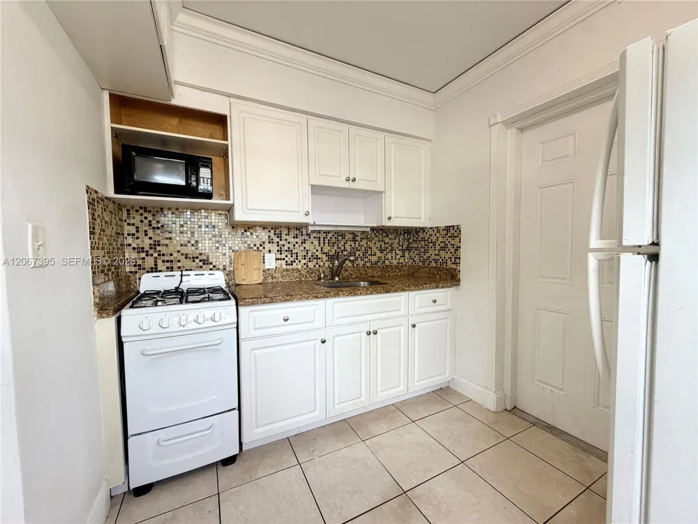 4613 Bougainvilla Dr #1 Lauderdale By The Sea, FL 33308