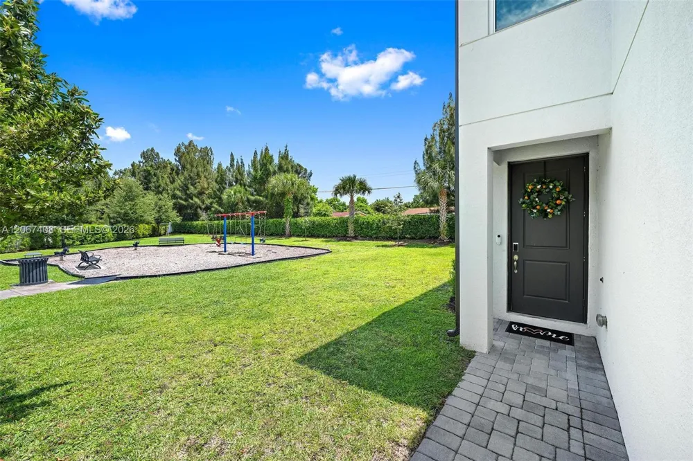 1616 Lindley St Mangonia Park, FL 33407