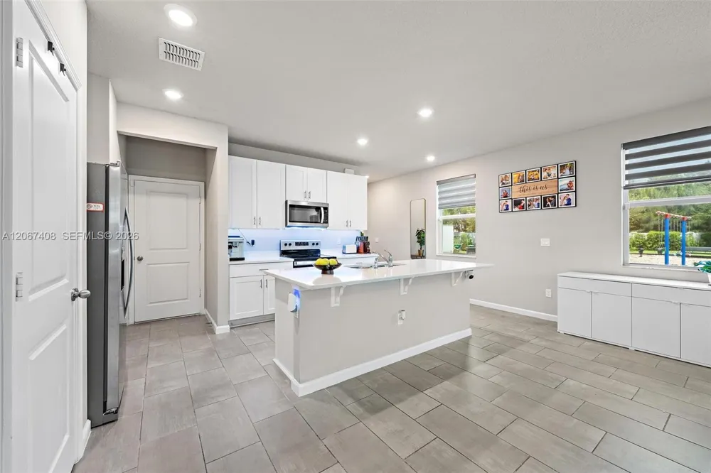 1616 Lindley St Mangonia Park, FL 33407