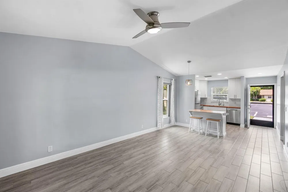 28 Via De Casas Norte Boynton Beach, FL 33426