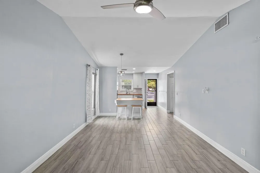 28 Via De Casas Norte Boynton Beach, FL 33426