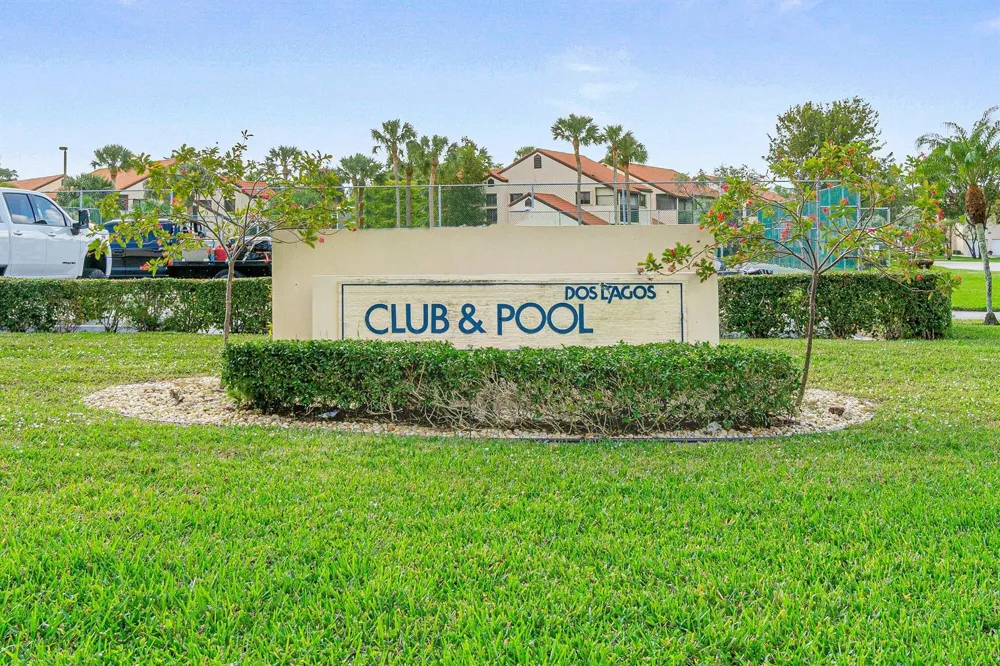 28 Via De Casas Norte Boynton Beach, FL 33426