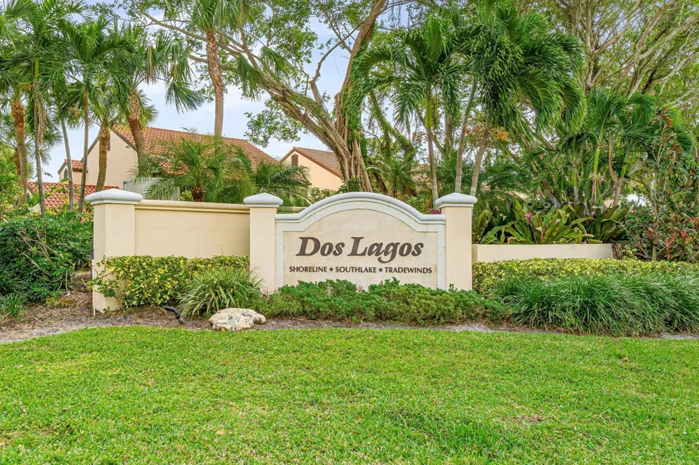 28 Via De Casas Norte Boynton Beach, FL 33426