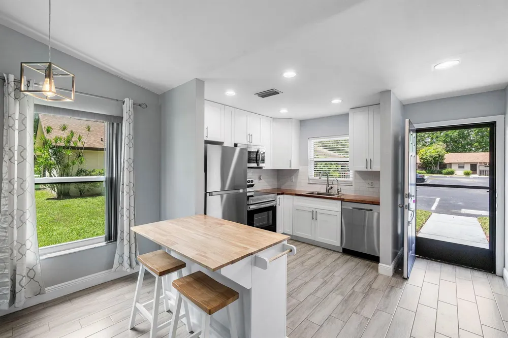 28 Via De Casas Norte Boynton Beach, FL 33426