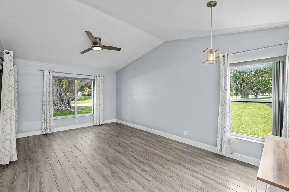 28 Via De Casas Norte Boynton Beach, FL 33426