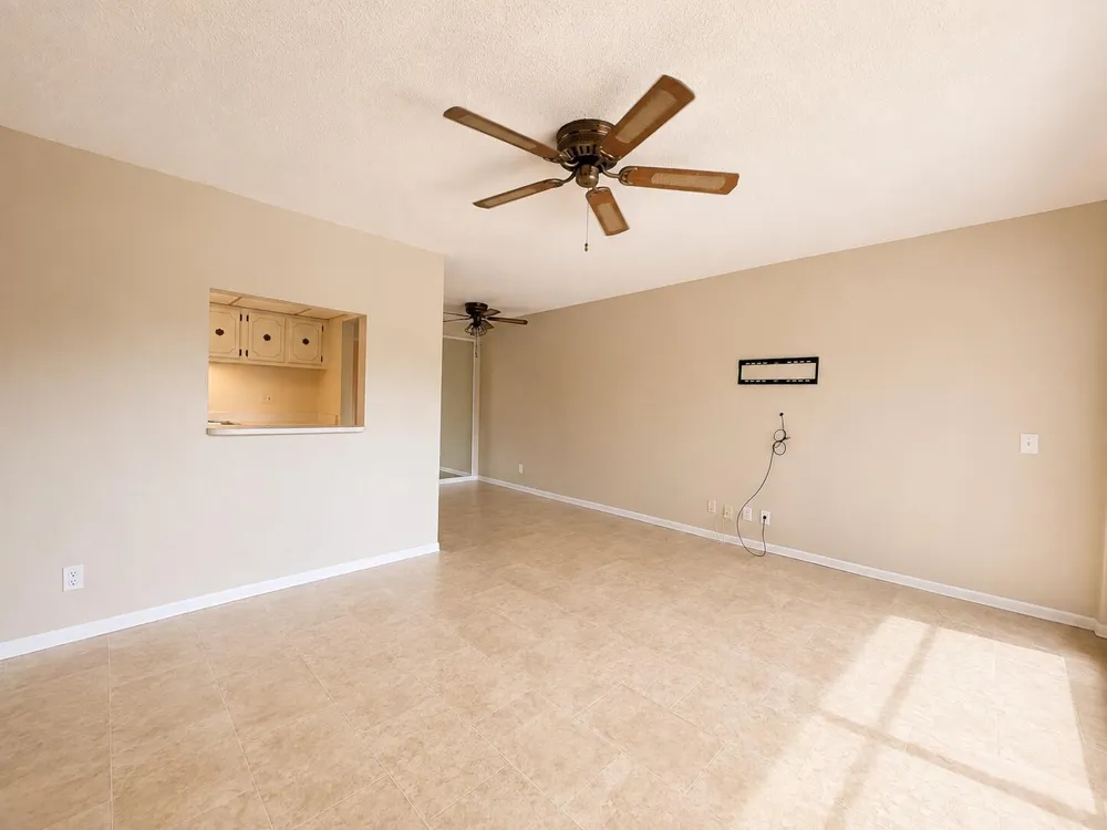555 Purdy Lane #Unit 309 Palm Springs, FL 33461