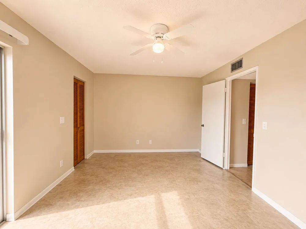 555 Purdy Lane #Unit 309 Palm Springs, FL 33461