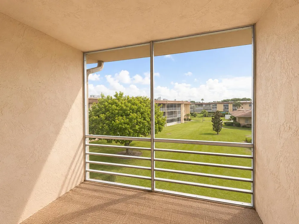 555 Purdy Lane #Unit 309 Palm Springs, FL 33461