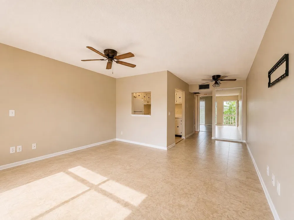 555 Purdy Lane #Unit 309 Palm Springs, FL 33461