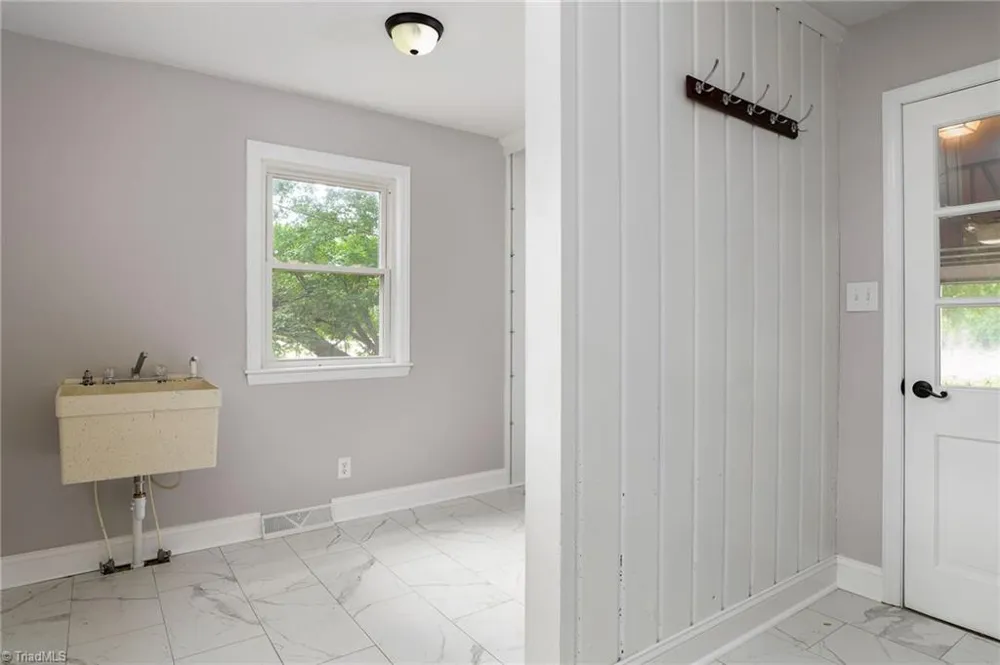 112 Delta Street Lexington, NC 27295