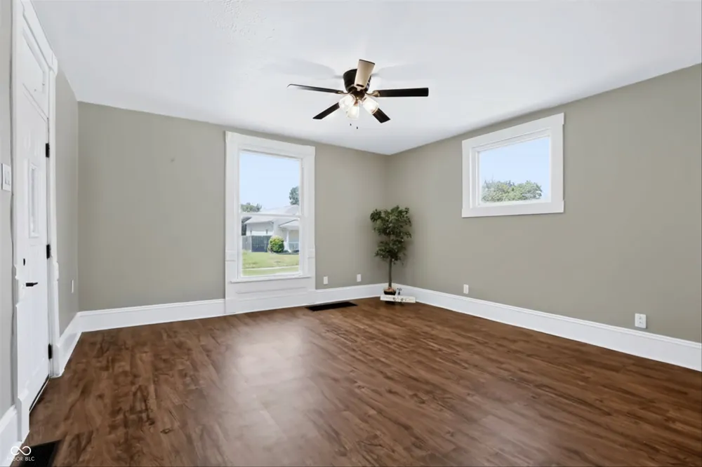 1507 Lafayette Avenue Columbus, IN 47201