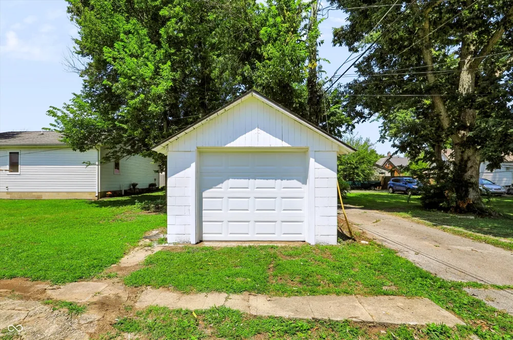 1507 Lafayette Avenue Columbus, IN 47201