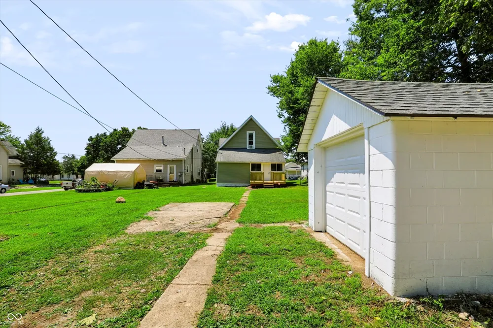 1507 Lafayette Avenue Columbus, IN 47201