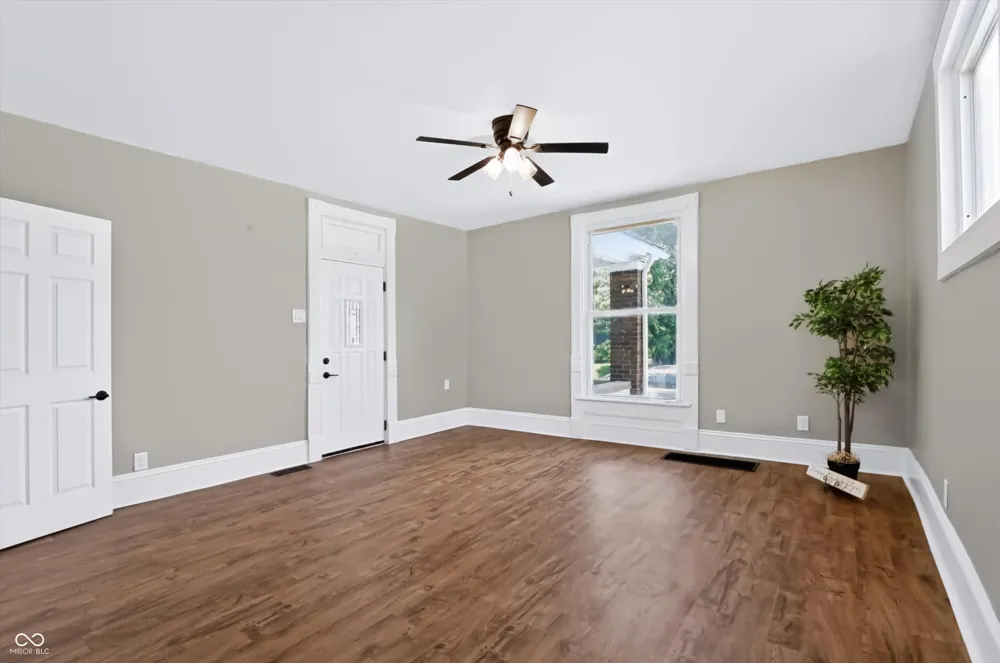 1507 Lafayette Avenue Columbus, IN 47201
