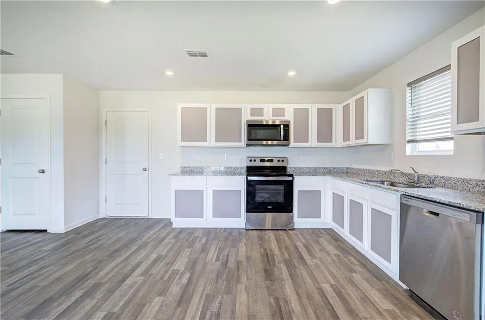 128 Oxford Lane Kingston, GA 30145