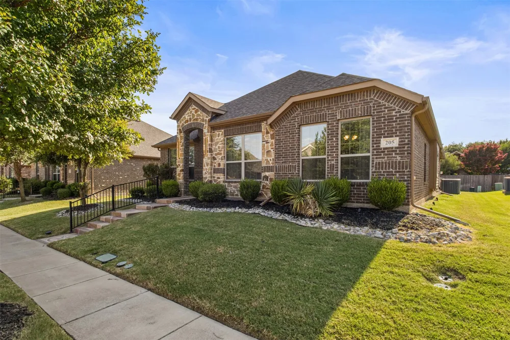 205 Melody Way Red Oak, TX 75154
