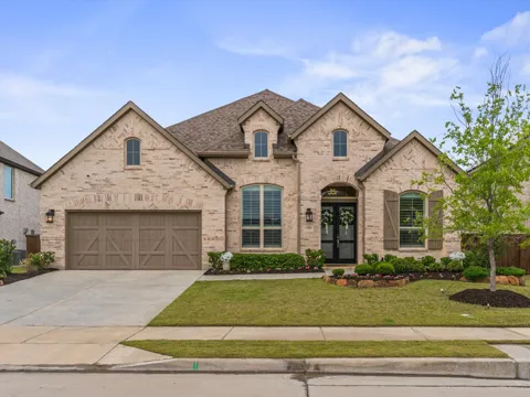 2370 Rainforest Drive