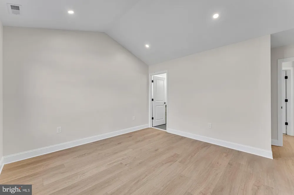 54 E BUTTONWOOD AVENUE Pine Hill, NJ 08021