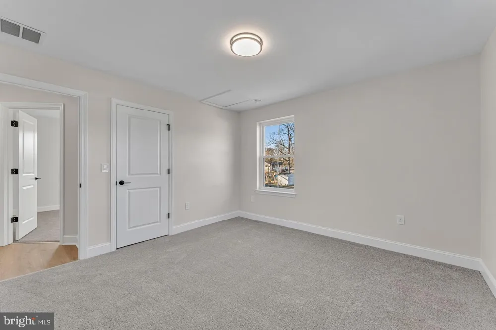 54 E BUTTONWOOD AVENUE Pine Hill, NJ 08021